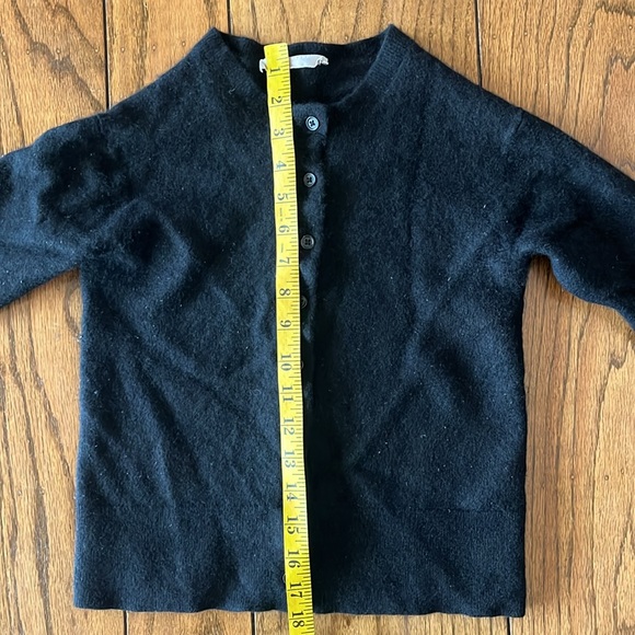 Everlane Cashmere Crew Cardigan - Picture 7 of 11